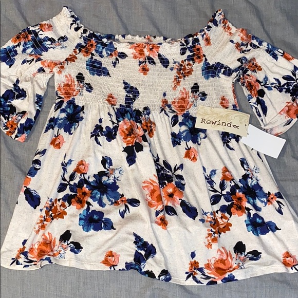 Off the shoulder shirt - Picture 2 of 3